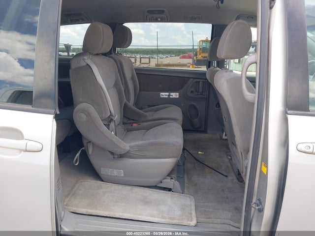 Toyota Sienna Le