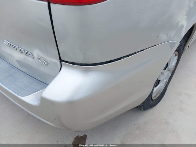 Toyota Sienna Le
