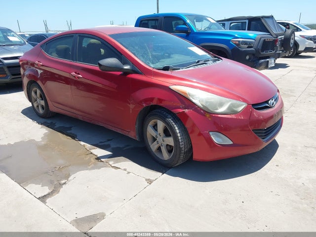 Salvage Hyundai ELANTRA Image