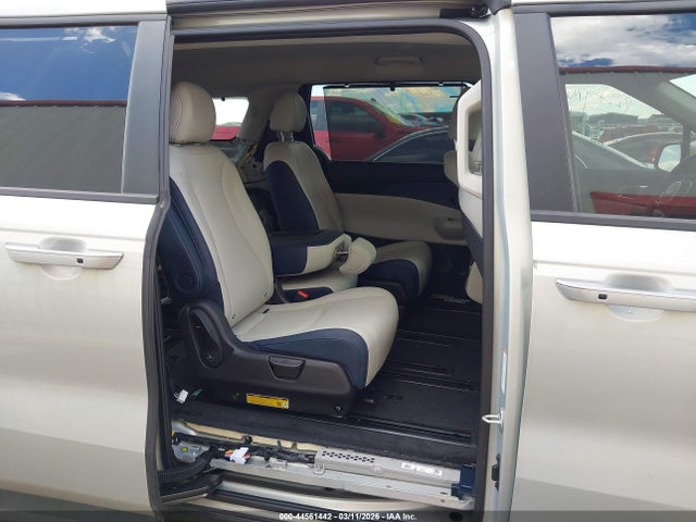 Kia Carnival Ex