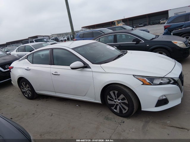 Nissan Altima S Fwd