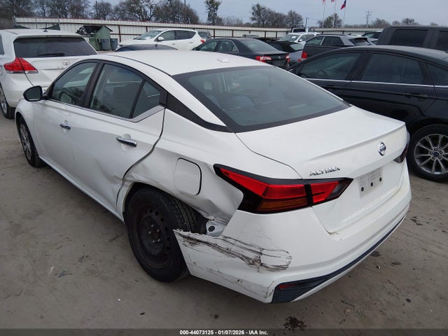 Nissan Altima S Fwd