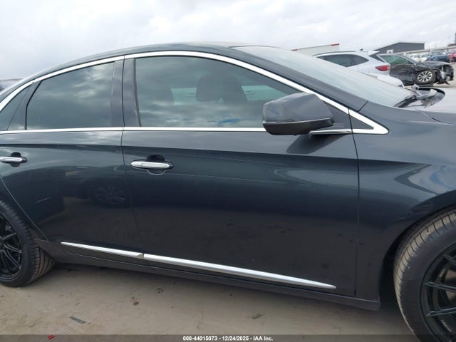 Cadillac XTS Luxury Collection