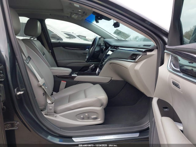 Cadillac XTS Luxury Collection