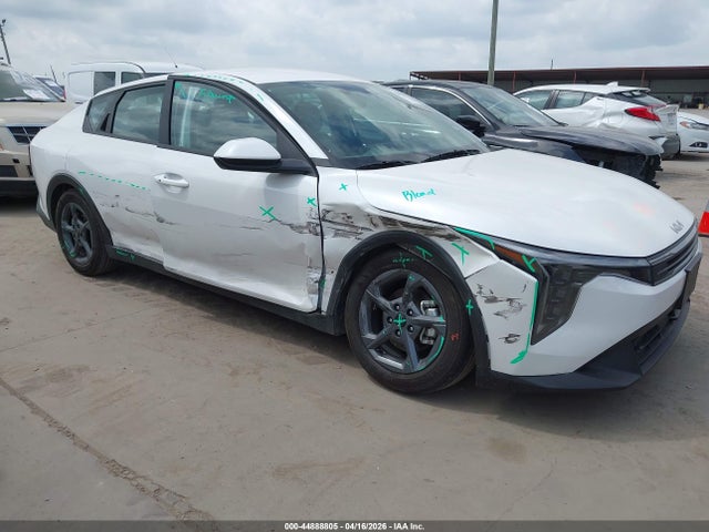 Salvage Kia K4 Image