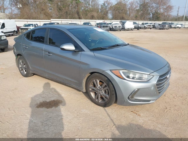Salvage Hyundai ELANTRA Image