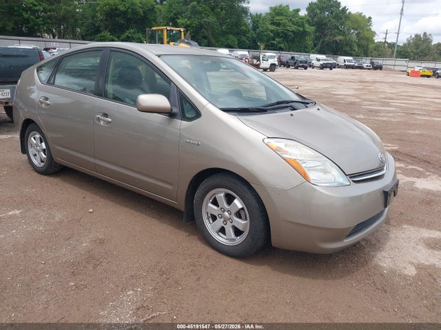 Salvage Toyota Prius Image