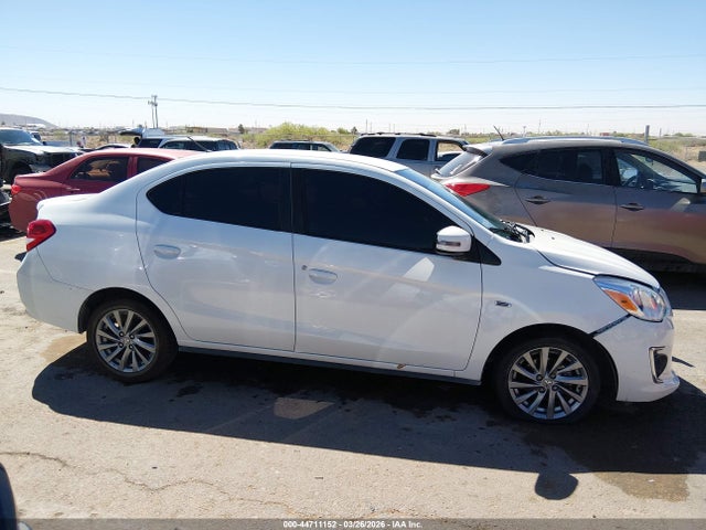 Mitsubishi Mirage Se