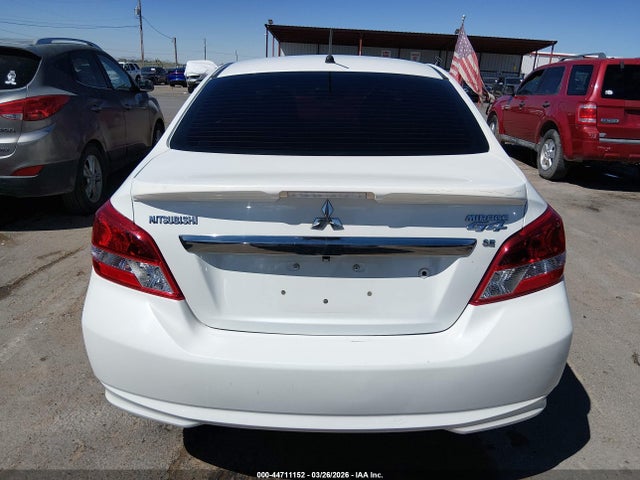 Mitsubishi Mirage Se