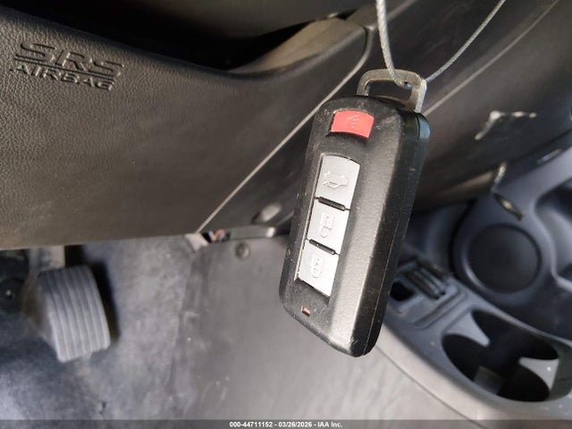 Mitsubishi Mirage Se