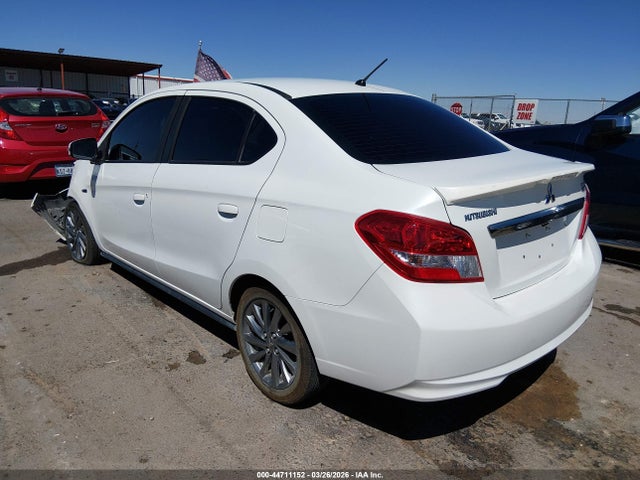 Mitsubishi Mirage Se