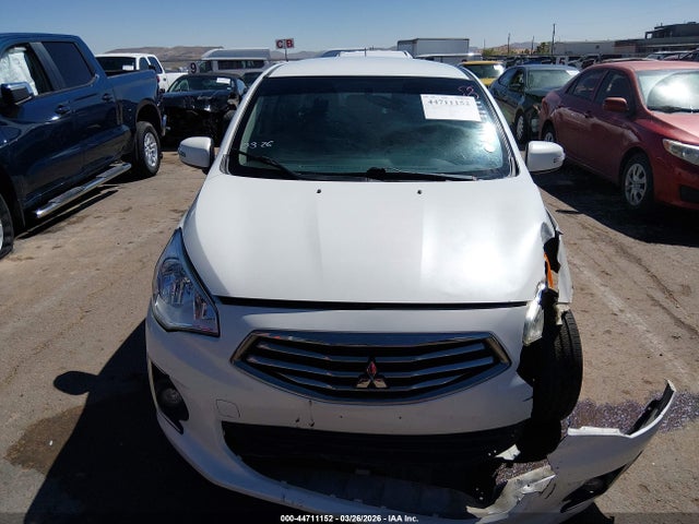 Mitsubishi Mirage Se
