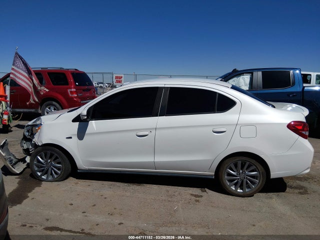 Mitsubishi Mirage Se
