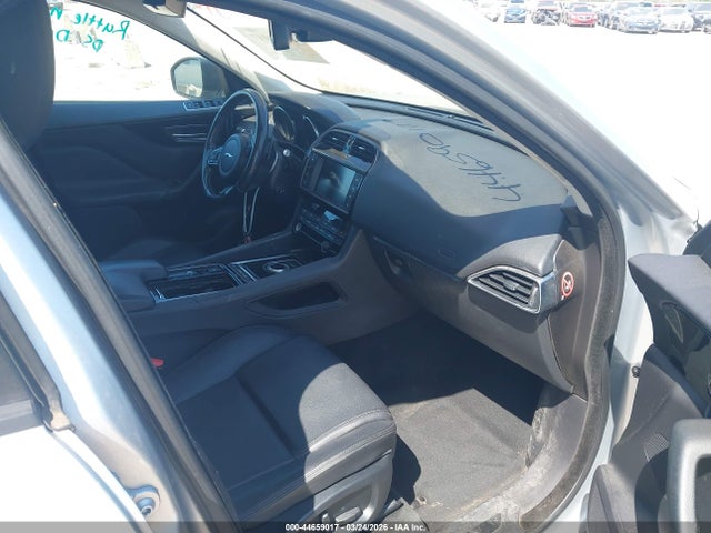 Jaguar F-PACE 30t Premium