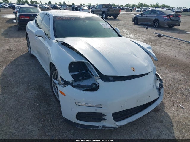 Salvage Porsche Panamera Image