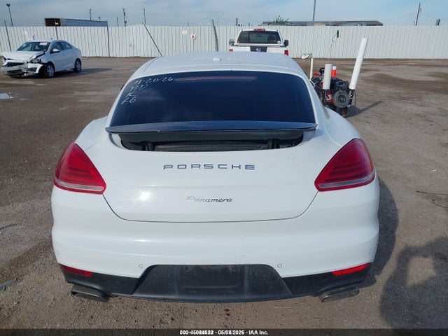 Porsche Panamera 4
