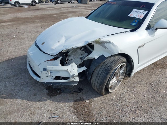 Porsche Panamera 4