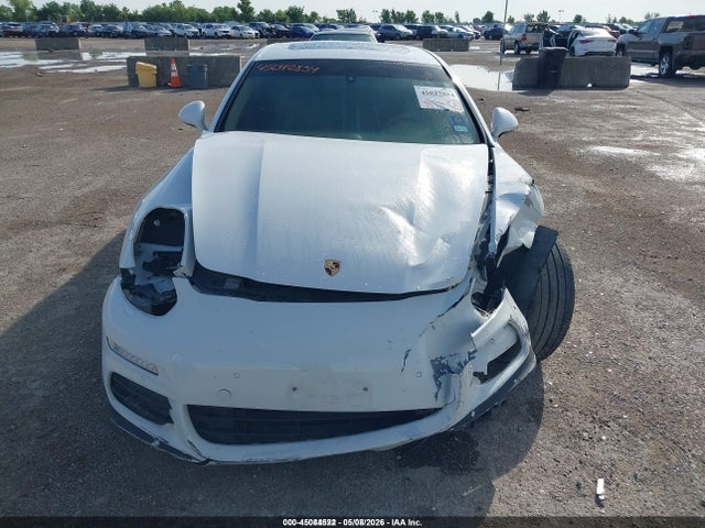 Porsche Panamera 4