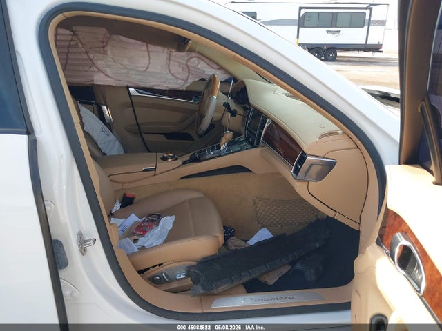 Porsche Panamera 4