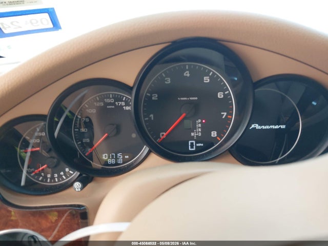 Porsche Panamera 4