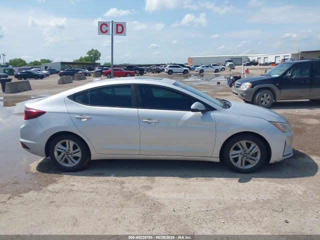 Hyundai ELANTRA Value Edition
