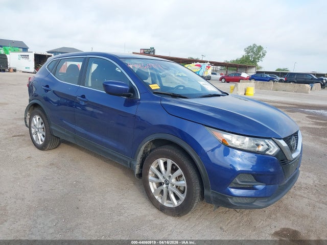 Salvage Nissan Rogue Image