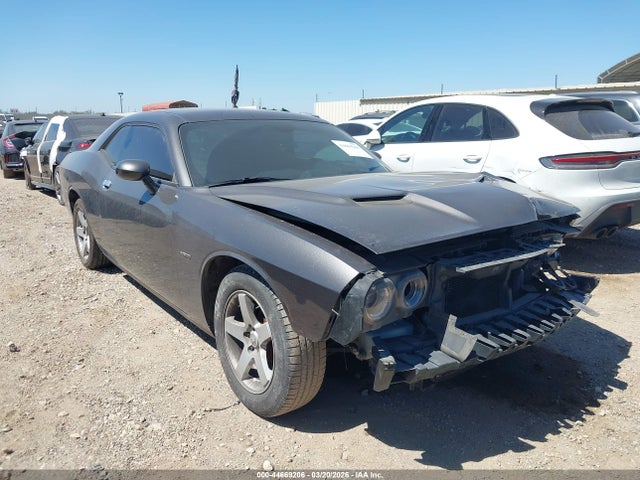 Salvage Dodge Challenger Image