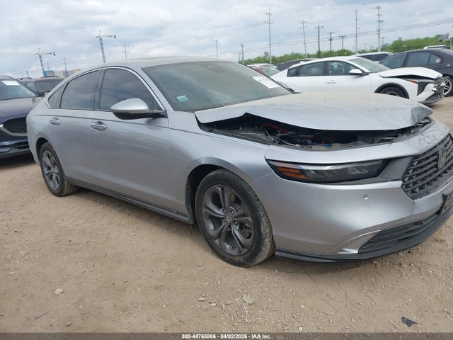 Salvage Honda Accord Image