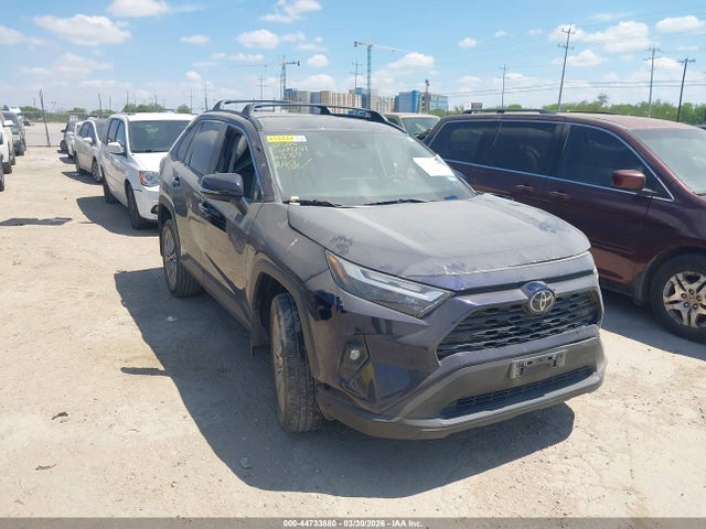 Salvage Toyota RAV4 Image