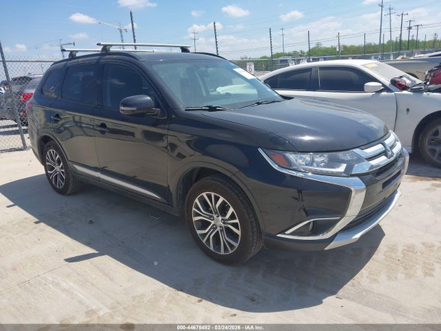 Salvage Mitsubishi Outlander Image