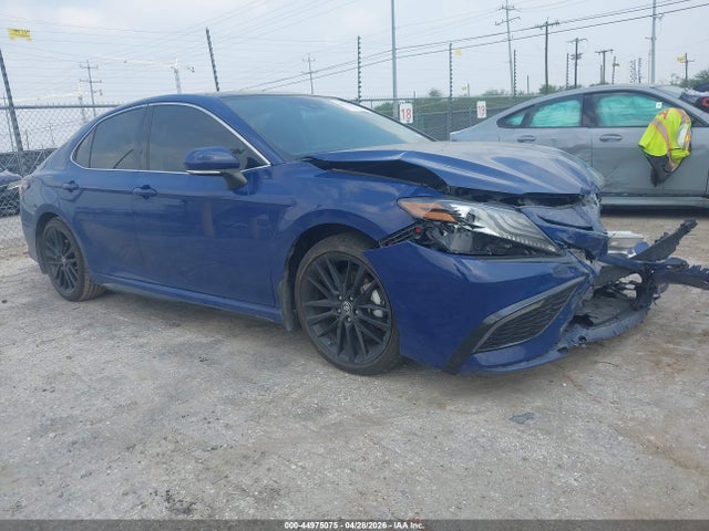 Salvage Toyota Camry Image