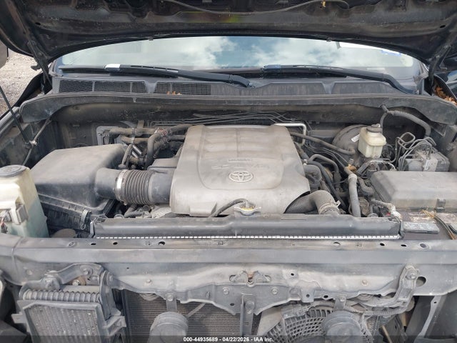 Toyota Sequoia Platinum 5.7l V8