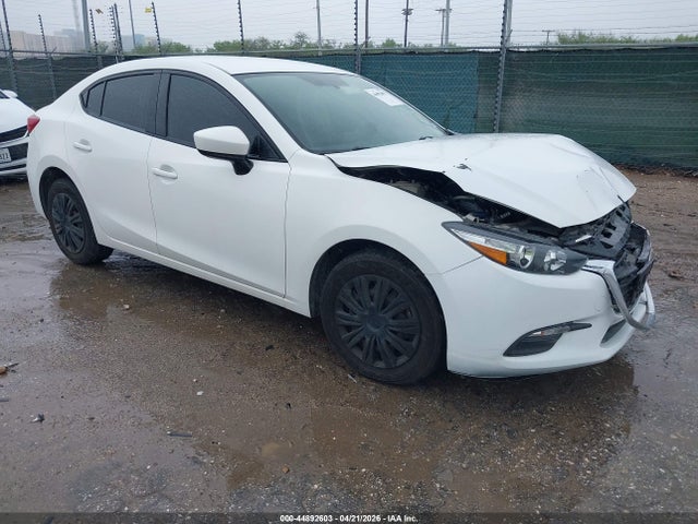 Salvage Mazda Mazda3 Image