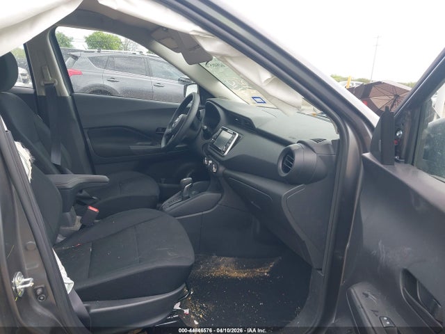 Nissan Kicks Play S