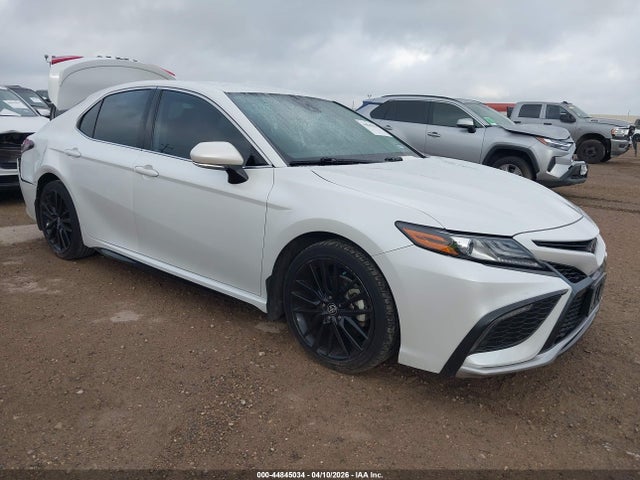 Salvage Toyota Camry Image