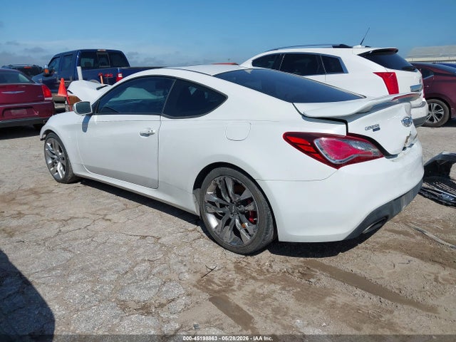 Hyundai Genesis 3.8 Track