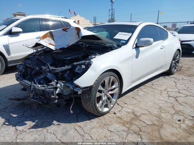 Hyundai Genesis 3.8 Track