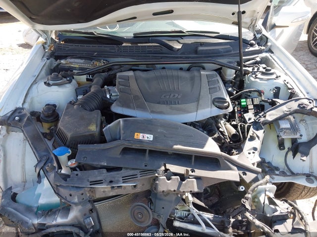 Hyundai Genesis 3.8 Track