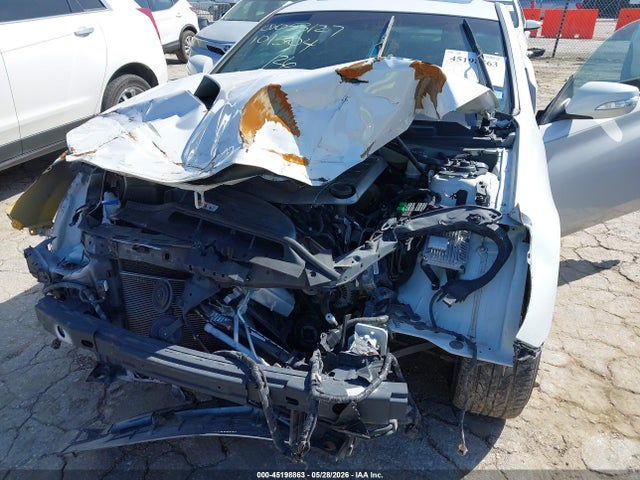 Hyundai Genesis 3.8 Track