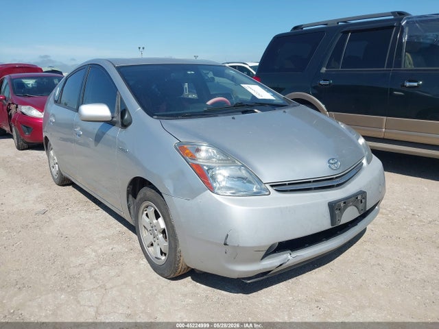 Salvage Toyota Prius Image