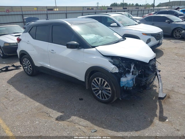 Salvage Nissan Kicks Image