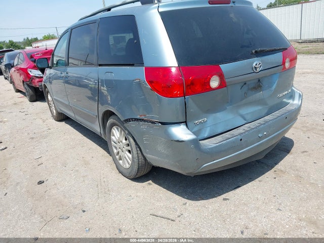 Toyota Sienna Xle
