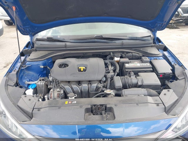 Hyundai ELANTRA Sel