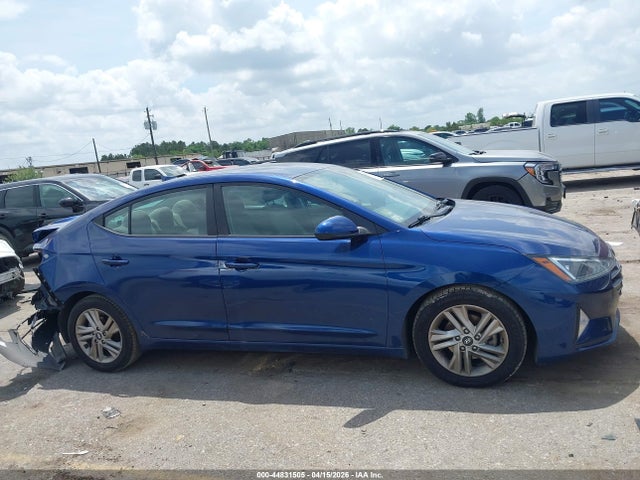 Hyundai ELANTRA Sel