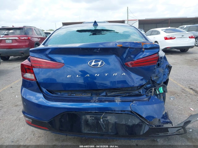 Hyundai ELANTRA Sel