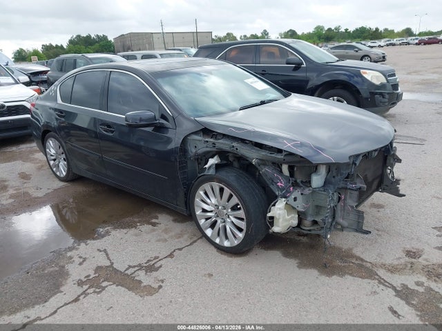 Salvage Acura RLX Image