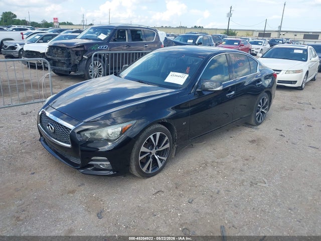 INFINITI Q50 Premium