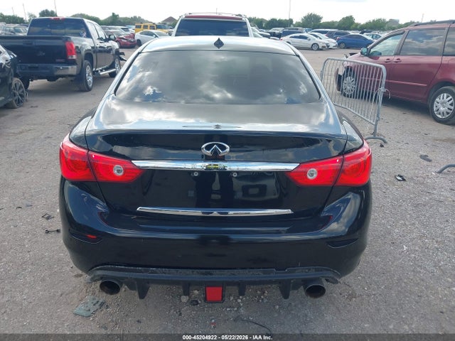 INFINITI Q50 Premium