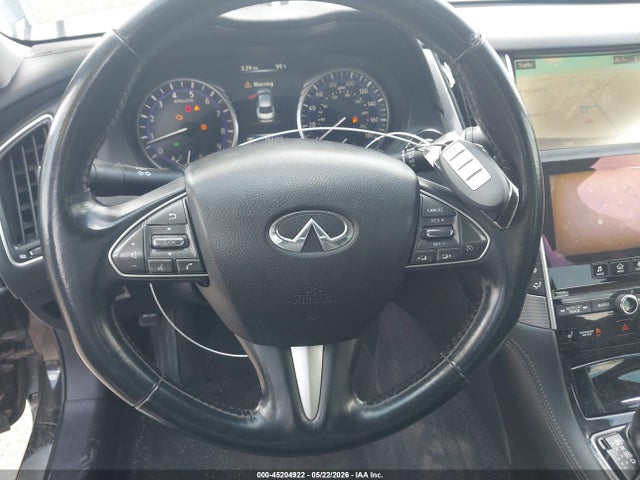 INFINITI Q50 Premium