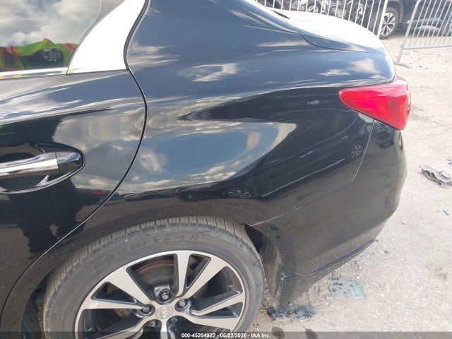 INFINITI Q50 Premium